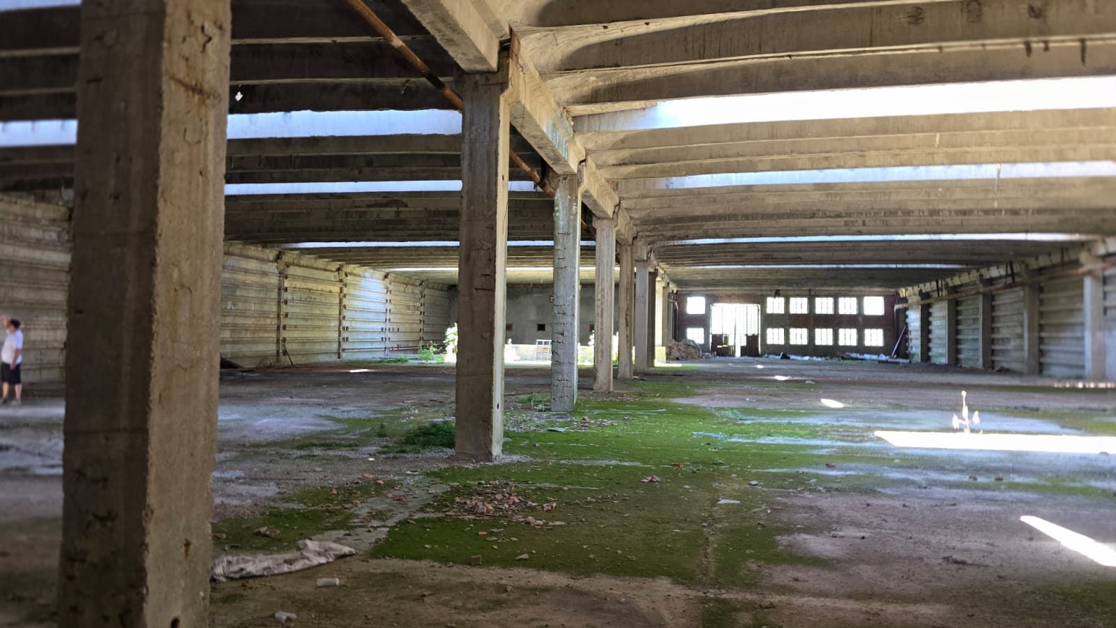 The hall at Făurei as it stands today